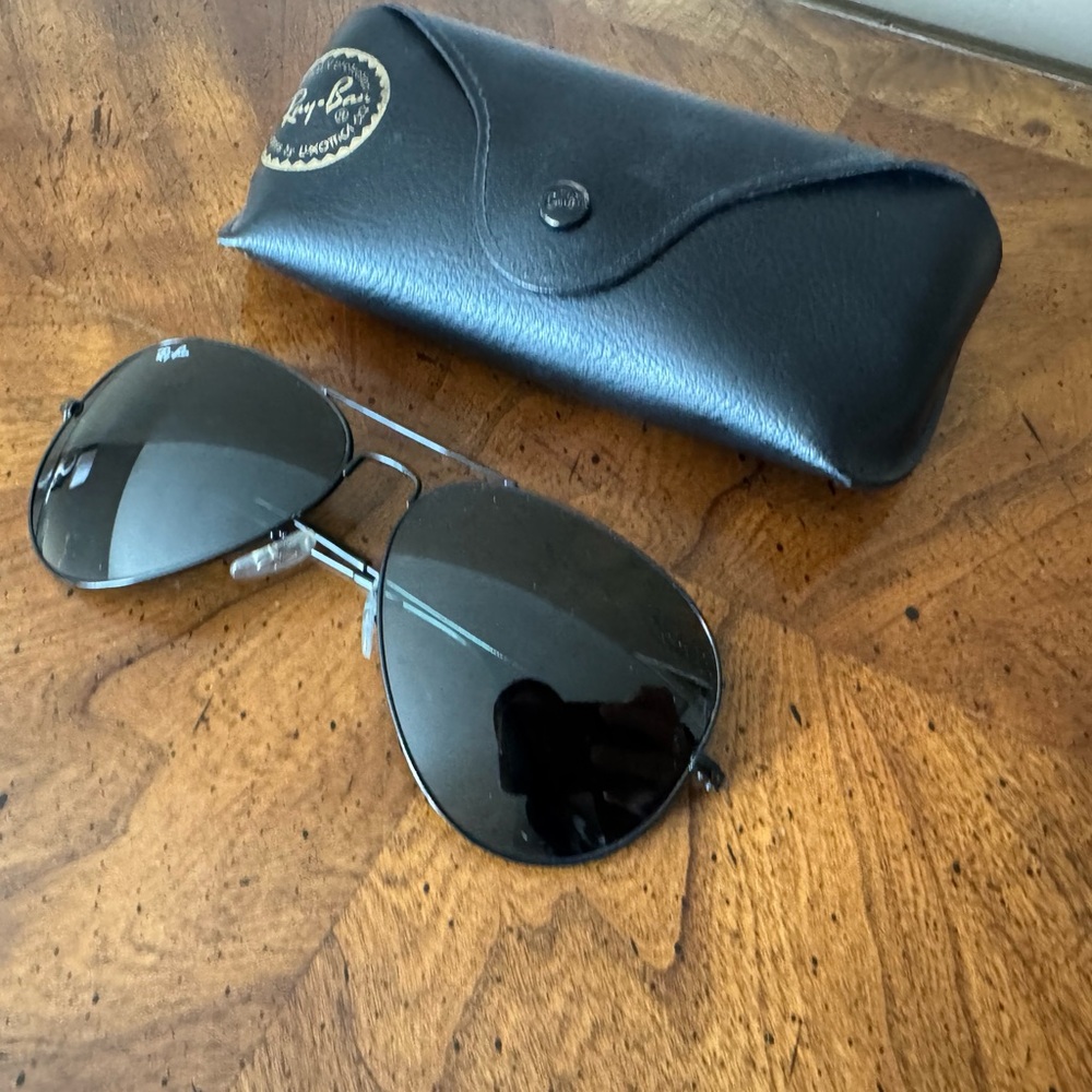 Ray-Ban Classic Black Aviator Sunglasses with Case